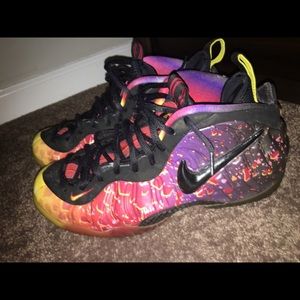 Asteroid Nike foam posits size 10.5